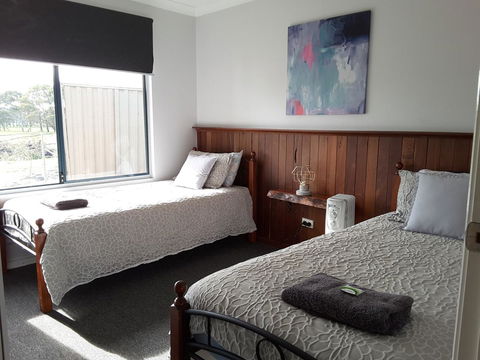 Cosy Corner Chalets - Accommodation Port Macquarie 6