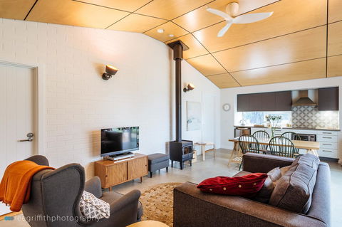 Stablebase - Accommodation Port Macquarie 6