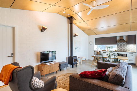 Stablebase - Accommodation Port Macquarie 15