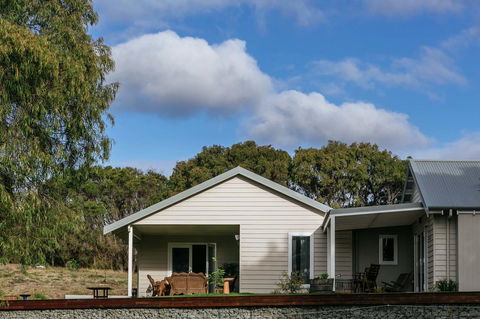 Stablebase - Accommodation Port Macquarie 2