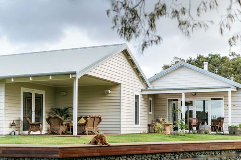 Stablebase - Accommodation Port Macquarie 1