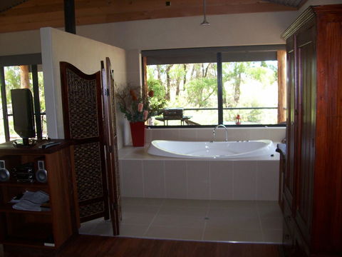 SilverSprings Spa Retreat Pet Friendly Cottages And Glampings - Accommodation Port Macquarie 12