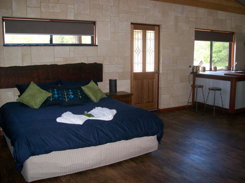 SilverSprings Spa Retreat Pet Friendly Cottages And Glampings - Accommodation Port Macquarie 6