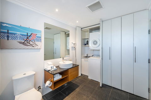 A 406 FANTASTIC OCEAN BEACH And MARINA VIEW APT - MANDURAH - Accommodation Port Macquarie 15