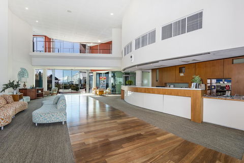 A 406 FANTASTIC OCEAN BEACH And MARINA VIEW APT - MANDURAH - Accommodation Port Macquarie 6
