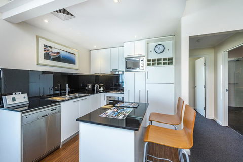 A 406 FANTASTIC OCEAN BEACH And MARINA VIEW APT - MANDURAH - Accommodation Port Macquarie 19