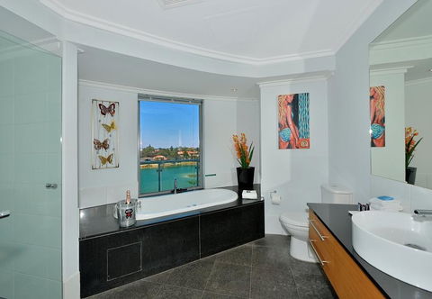 A 406 FANTASTIC OCEAN BEACH And MARINA VIEW APT - MANDURAH - Accommodation Port Macquarie 30