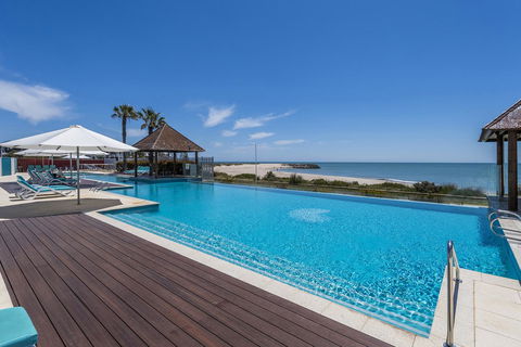 A 406 FANTASTIC OCEAN BEACH And MARINA VIEW APT - MANDURAH - Accommodation Port Macquarie 1