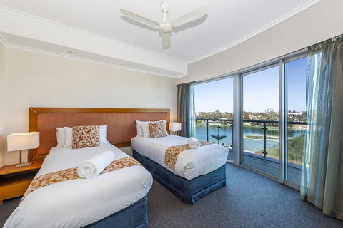 A 406 FANTASTIC OCEAN BEACH And MARINA VIEW APT - MANDURAH - Accommodation Port Macquarie 17
