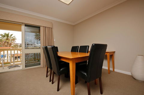 The Marina Hotel - Mindarie - Accommodation Port Macquarie 11