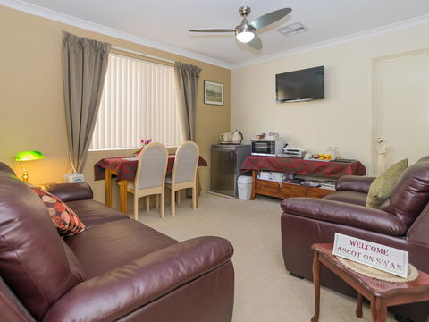 Ascot On Swan Bed & Breakfast - Accommodation Port Macquarie 4