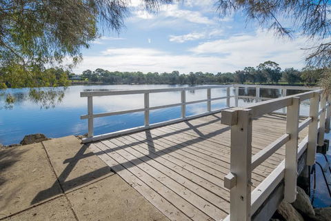 Ascot On Swan Bed & Breakfast - Accommodation Port Macquarie 1