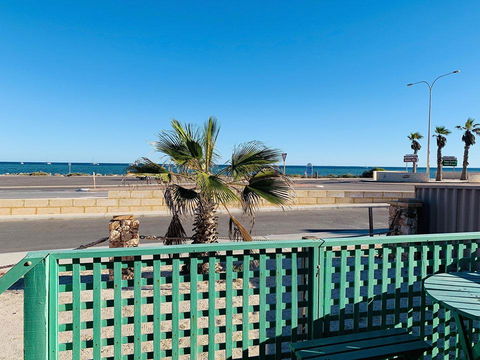 Shark Bay Cottages - Accommodation Port Macquarie 14