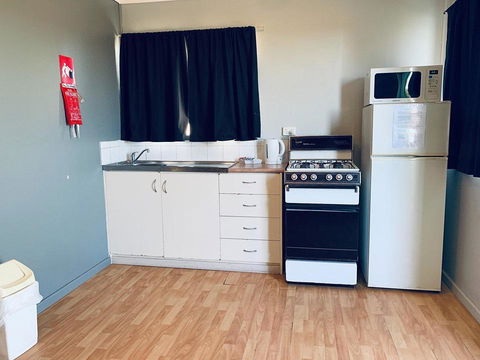 Shark Bay Cottages - Accommodation Port Macquarie 15