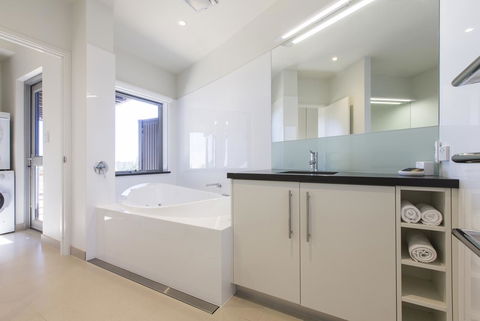 Aquatic Visions - Accommodation Port Macquarie 19