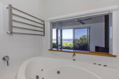 Aquatic Visions - Accommodation Port Macquarie 5