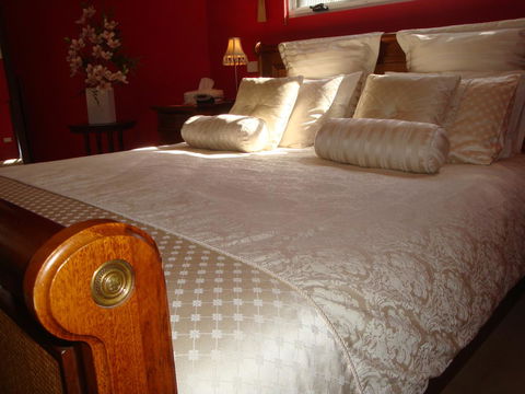 Lanterns Retreats - Accommodation Port Macquarie 8