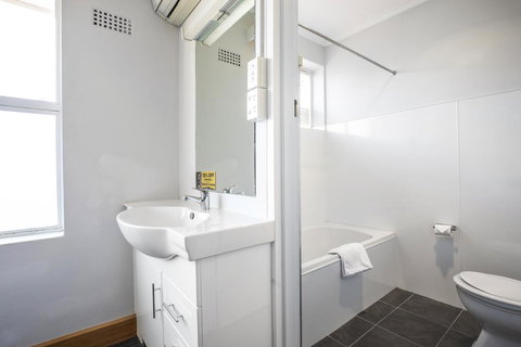 Nightcap At Carlyle Hotel - Accommodation Port Macquarie 4