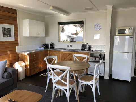 BINALONG BEACH COTTAGE Beachfront At Bay Of Fires Next To Restaurant - Accommodation Port Macquarie 18