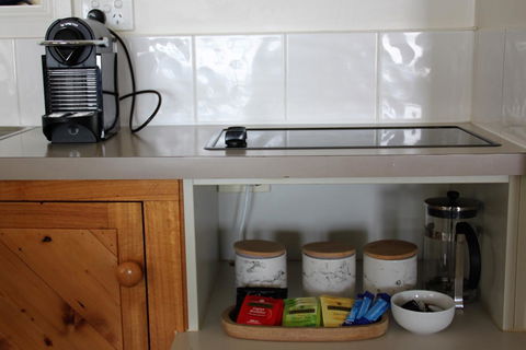 BINALONG BEACH COTTAGE Beachfront At Bay Of Fires Next To Restaurant - Accommodation Port Macquarie 11