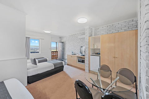 Coach House Launceston - Accommodation Port Macquarie 9