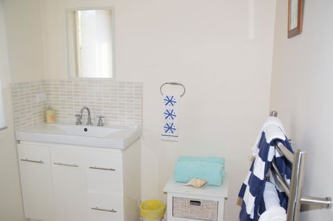Anchorage Waterfront Retreat - Accommodation Port Macquarie 13