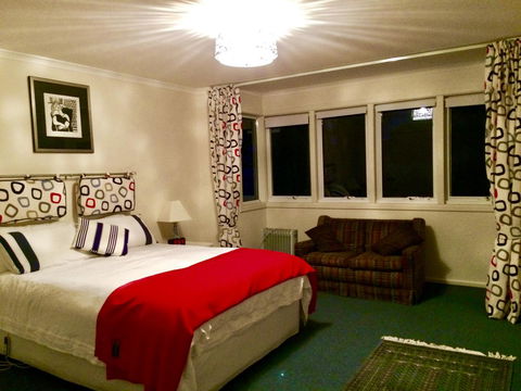 Anchorage Waterfront Retreat - Accommodation Port Macquarie 11