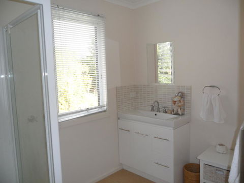 Anchorage Waterfront Retreat - Accommodation Port Macquarie 14