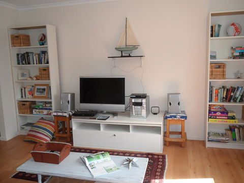 Anchorage Waterfront Retreat - Accommodation Port Macquarie 8