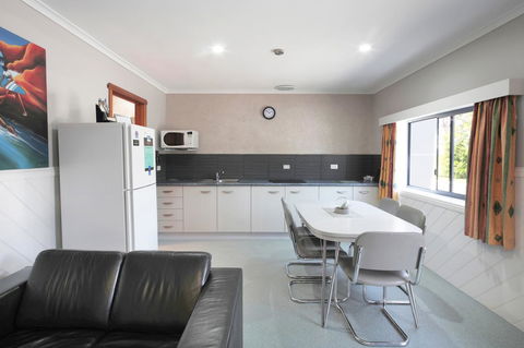 Georges Bay Apartments - Accommodation Port Macquarie 38