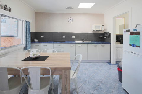 Georges Bay Apartments - Accommodation Port Macquarie 36