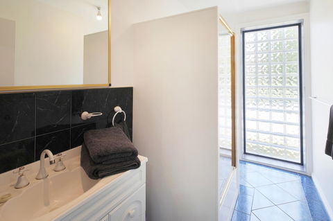 Georges Bay Apartments - Accommodation Port Macquarie 30