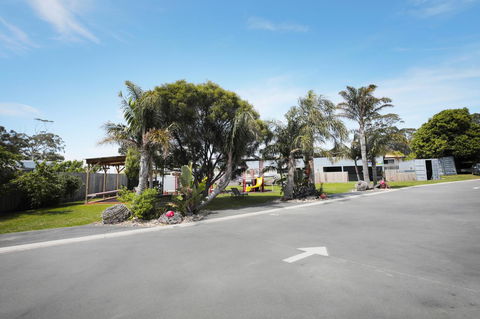 Georges Bay Apartments - Accommodation Port Macquarie 43