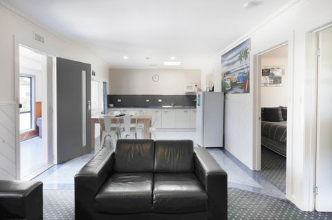 Georges Bay Apartments - Accommodation Port Macquarie 34