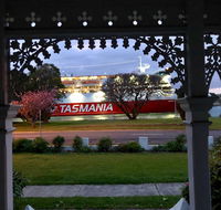 Riverbank villa - 4 bedroom house villa - Accommodation Port Macquarie