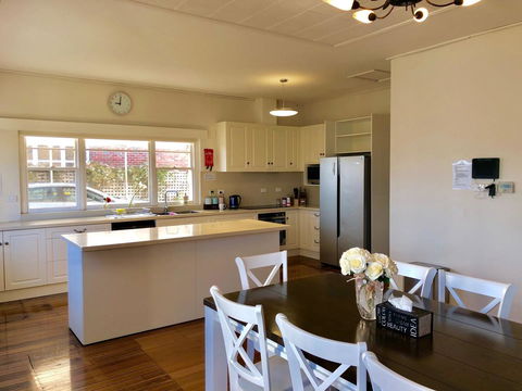 Riverbank Villa - Accommodation Port Macquarie 5