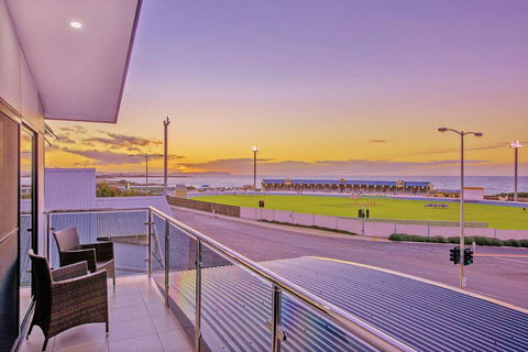 Burnie By The Bay Apartments - Accommodation Port Macquarie 4