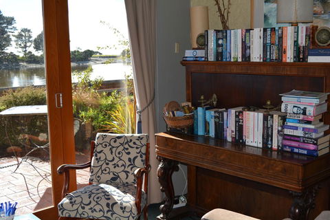 The Waterfront Wynyard - Accommodation Port Macquarie 9