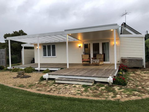 Richmond Bridge Accommodation â€œTwo The Bridgeâ€ - Accommodation Port Macquarie 1