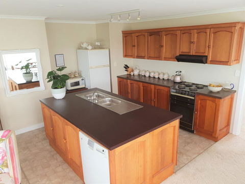 Garden By The Beach - Gateway To The East Coast, Close To Airport - Accommodation Port Macquarie 1