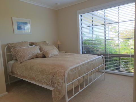 Garden By The Beach - Gateway To The East Coast, Close To Airport - Accommodation Port Macquarie 3