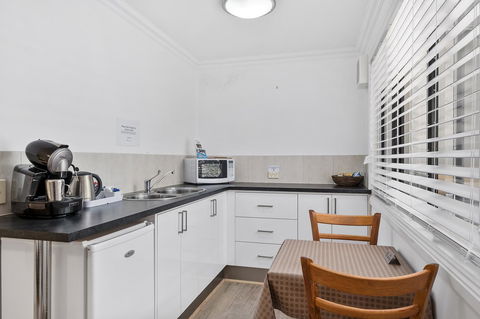 Oyster Cove Chalet - Accommodation Port Macquarie 9