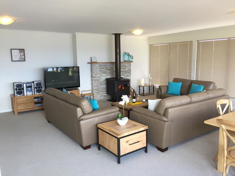 Swansea Beach House Oceanfront - Accommodation Port Macquarie 16