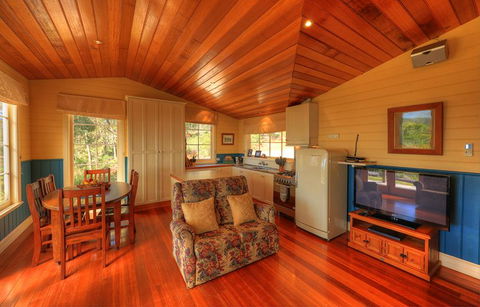 Island View Spa Cottage - Accommodation Port Macquarie 7