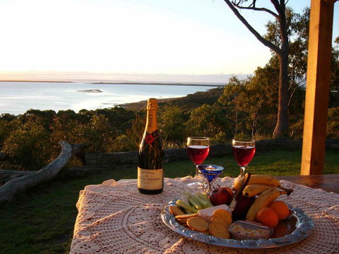 Island View Spa Cottage - Accommodation Port Macquarie 0