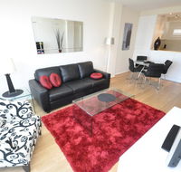 Neutral Bay Self-Contained Modern One-Bedroom Apartment 63BEN - Accommodation Port Macquarie