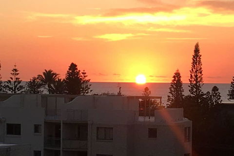 NEW UPMARKET COMFORTABLE 2 Bed, 2 Bath, OCEAN VIEWS, 250m To BUDDINA BEACH! - Accommodation Port Macquarie 1