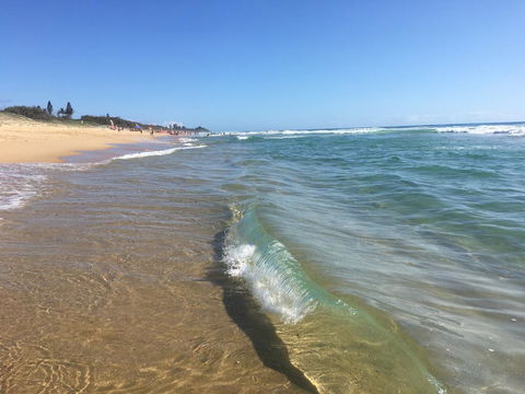 NEW UPMARKET COMFORTABLE 2 Bed, 2 Bath, OCEAN VIEWS, 250m To BUDDINA BEACH! - Accommodation Port Macquarie 0