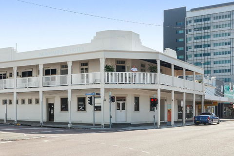 Newmarket Hotel - Accommodation Port Macquarie 2
