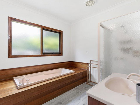 NICHE ON NOBLE - Ever Changing Vista - Accommodation Port Macquarie 1